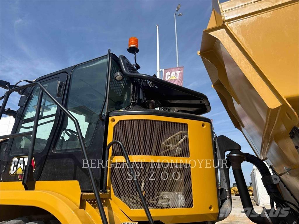 CAT 730 Terrængående lastbiler