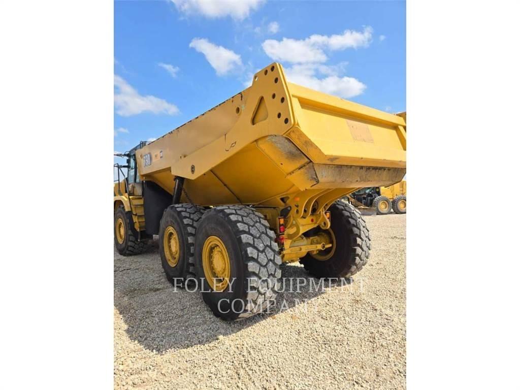 CAT 730-04 Terrængående lastbiler
