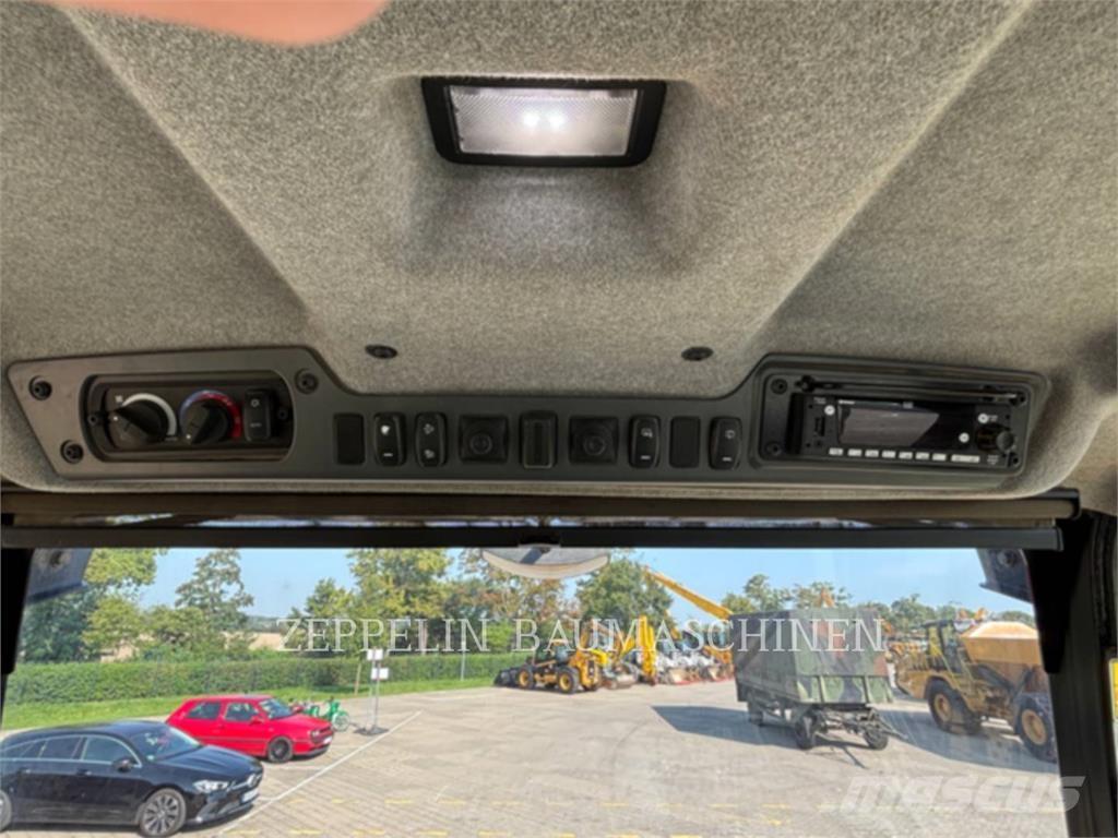 CAT 730-04A Terrængående lastbiler