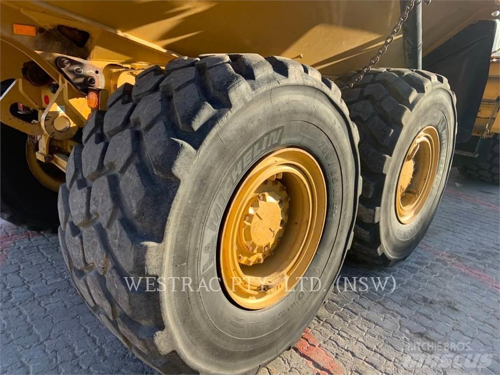 CAT 730C2 Terrængående lastbiler