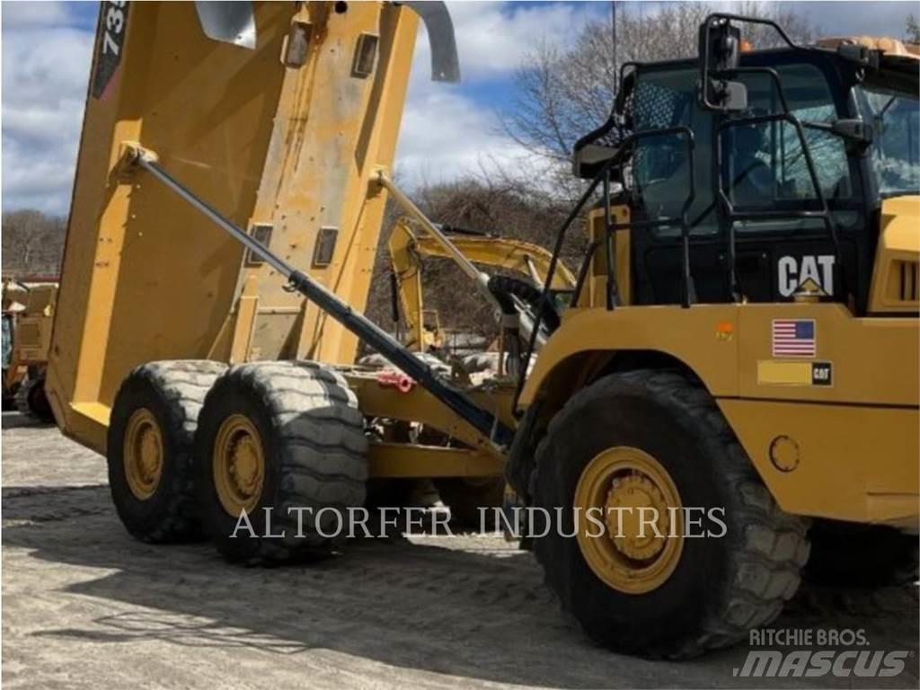 CAT 735 Terrængående lastbiler