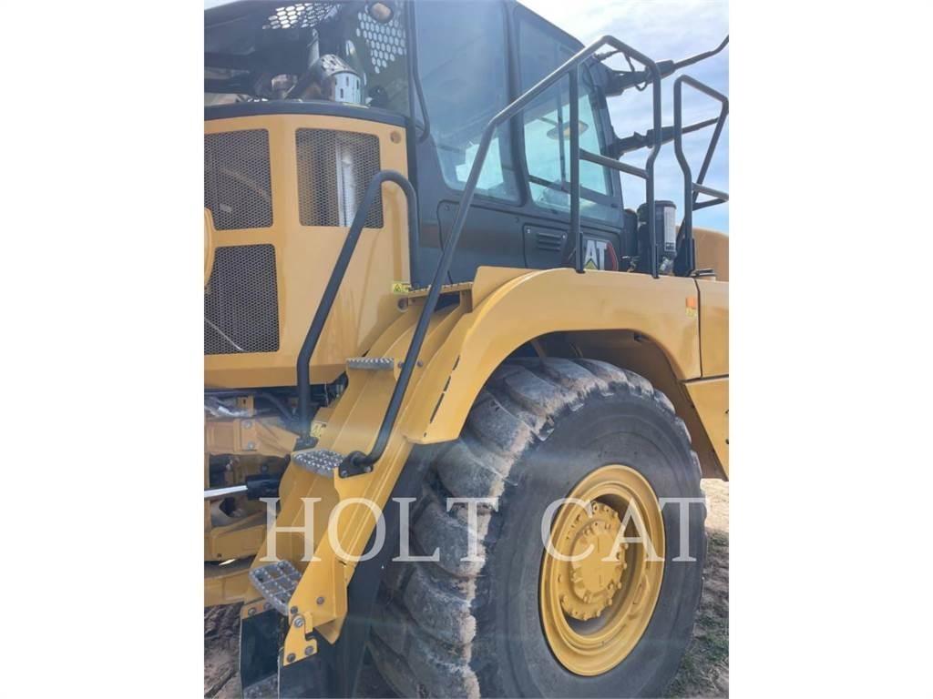 CAT 735 Terrængående lastbiler