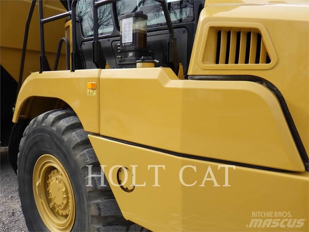 CAT 735 Terrængående lastbiler