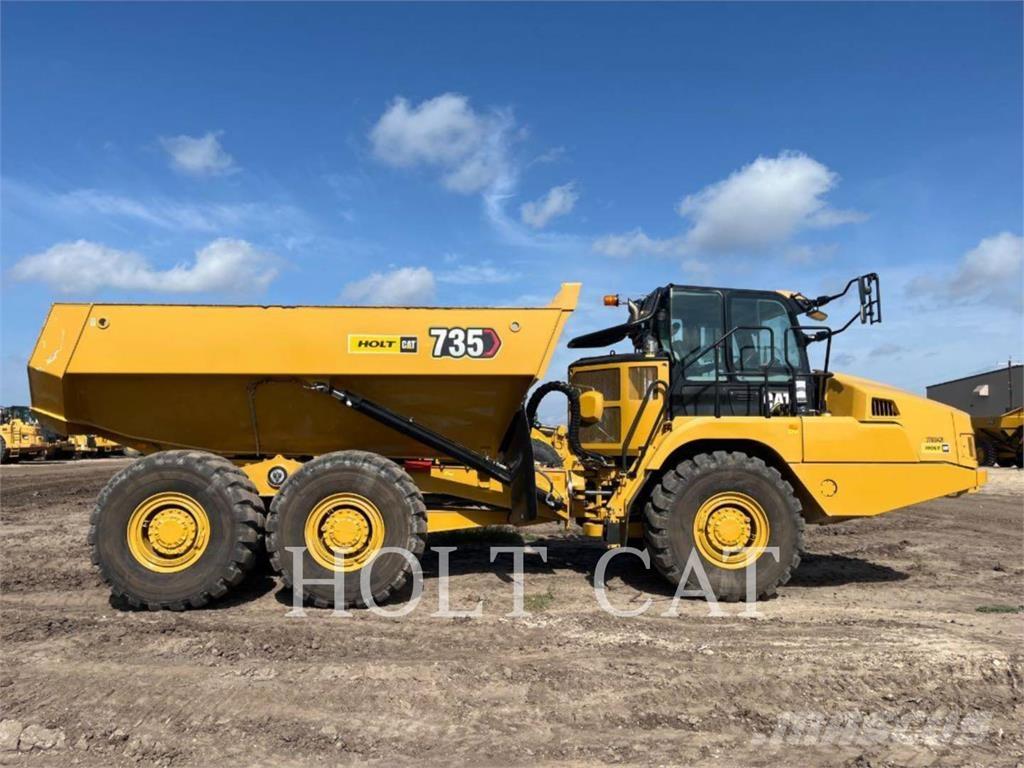 CAT 735 Terrængående lastbiler