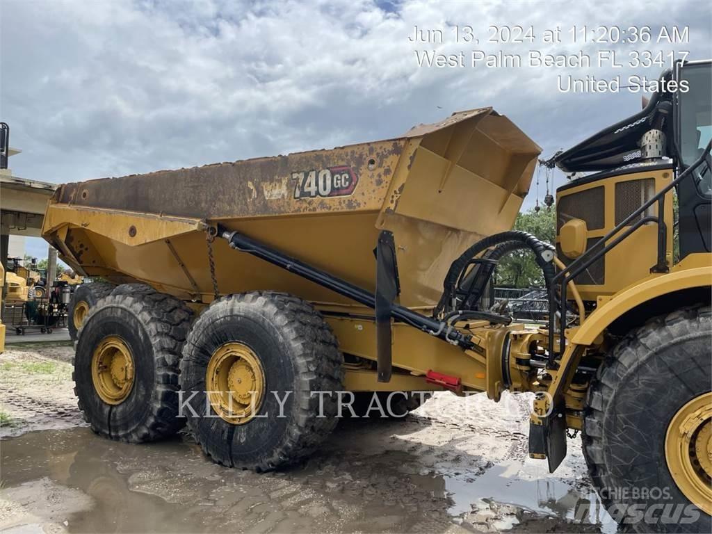 CAT 740 Terrængående lastbiler