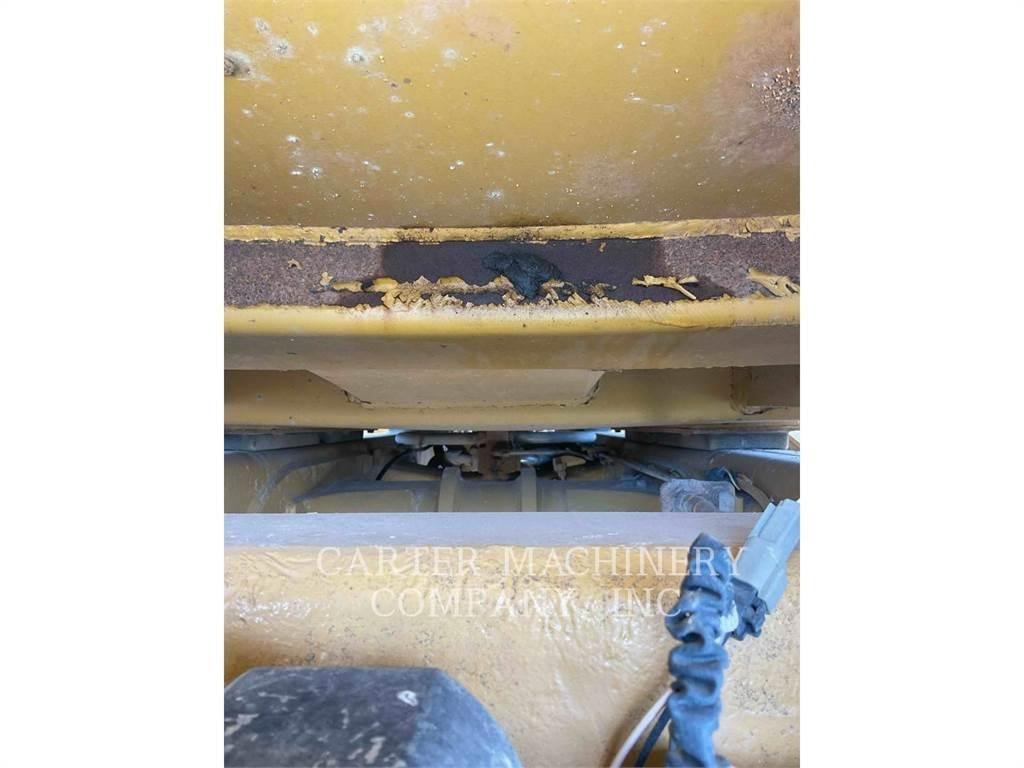 CAT 740 Terrængående lastbiler
