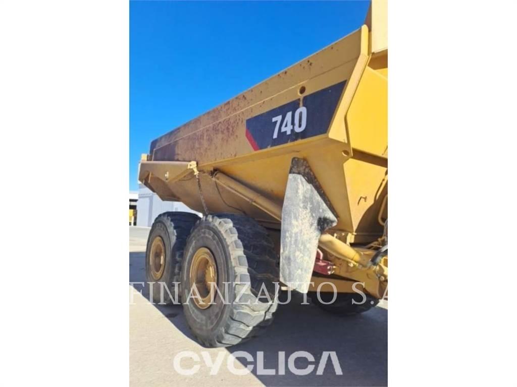 CAT 740 Terrængående lastbiler