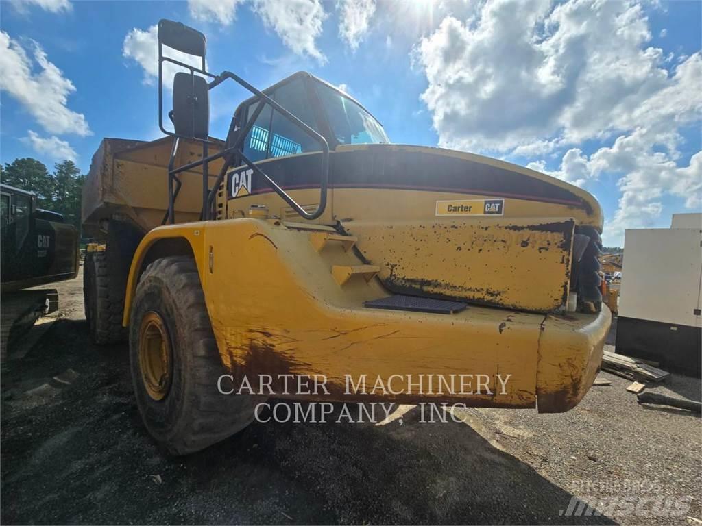 CAT 740 Terrængående lastbiler