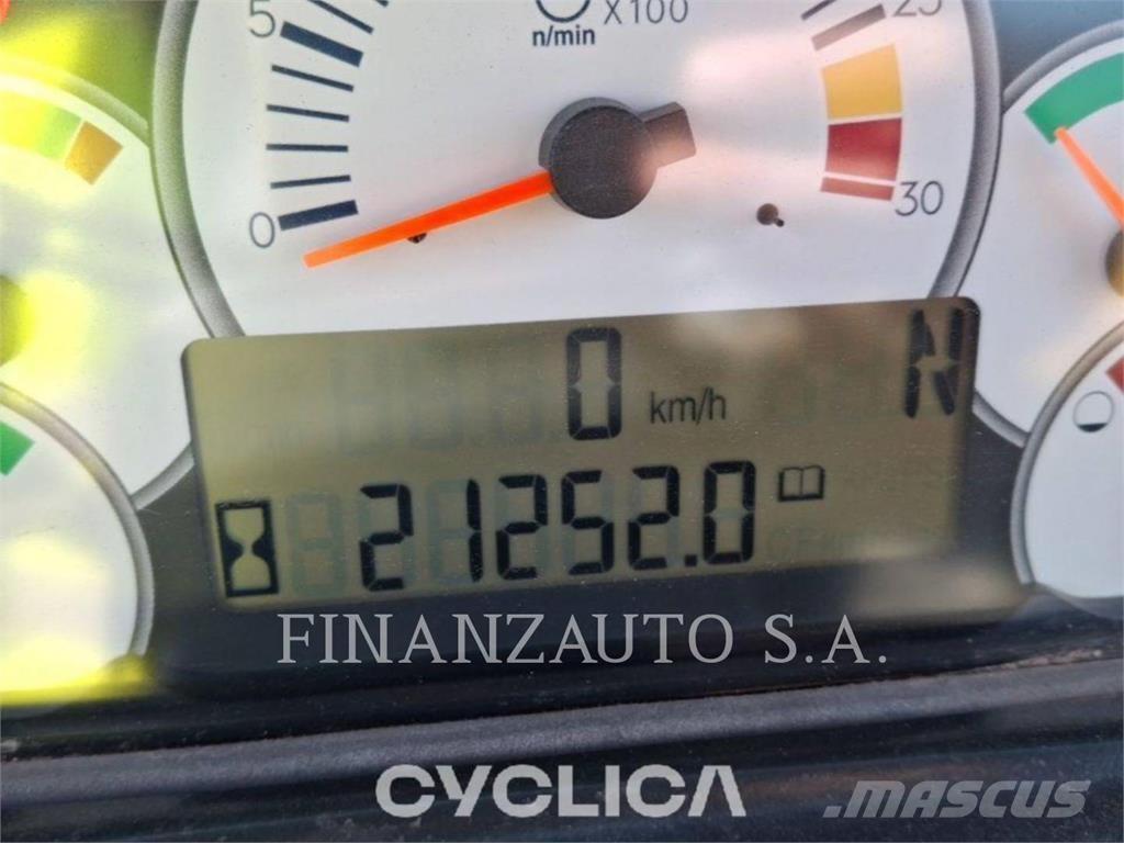 CAT 740 Terrængående lastbiler