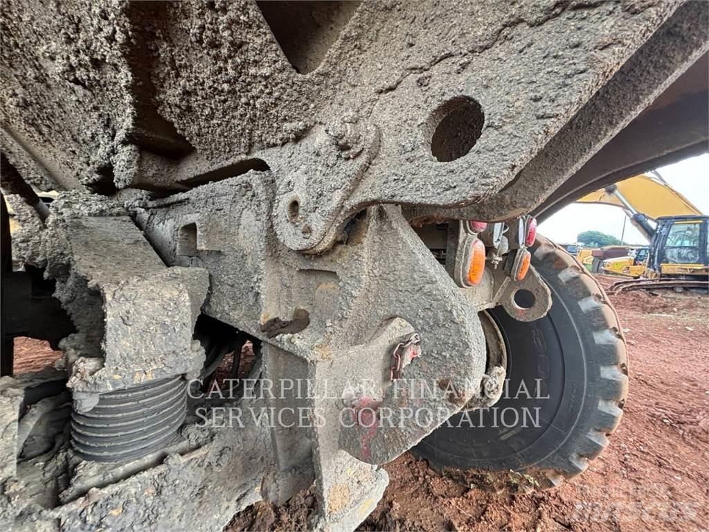 CAT 740-04GC Terrængående lastbiler