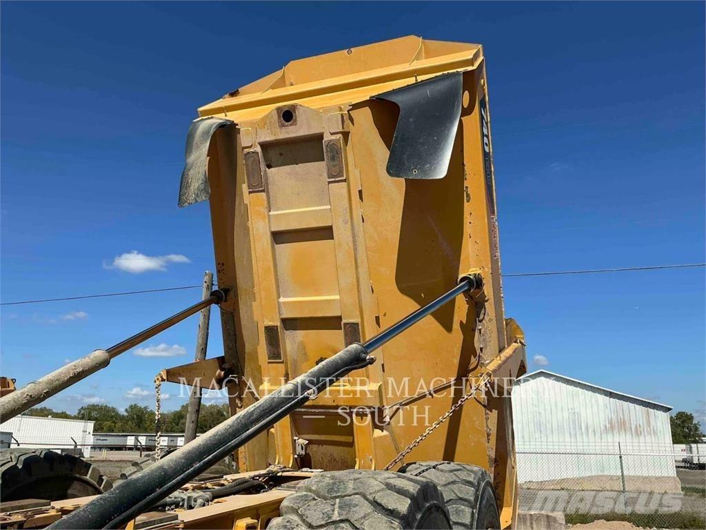 CAT 740 GC Terrængående lastbiler