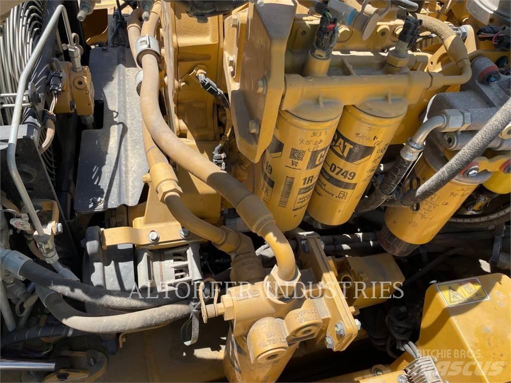 CAT 740B Terrængående lastbiler