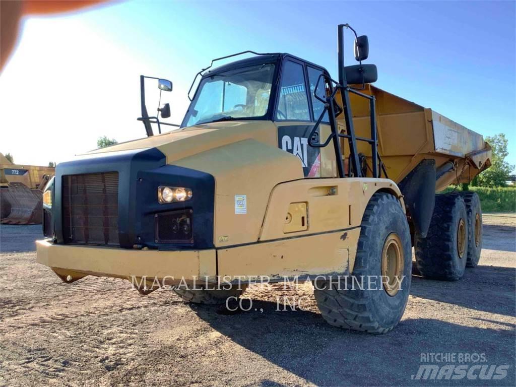 CAT 740B Terrængående lastbiler