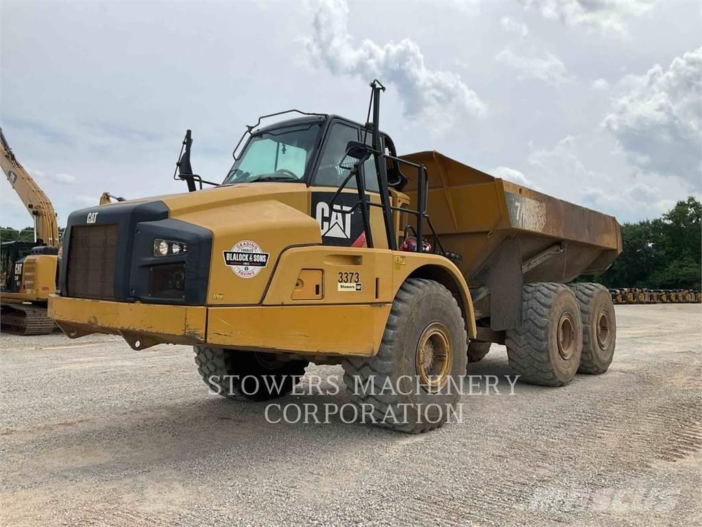 CAT 740B Terrængående lastbiler