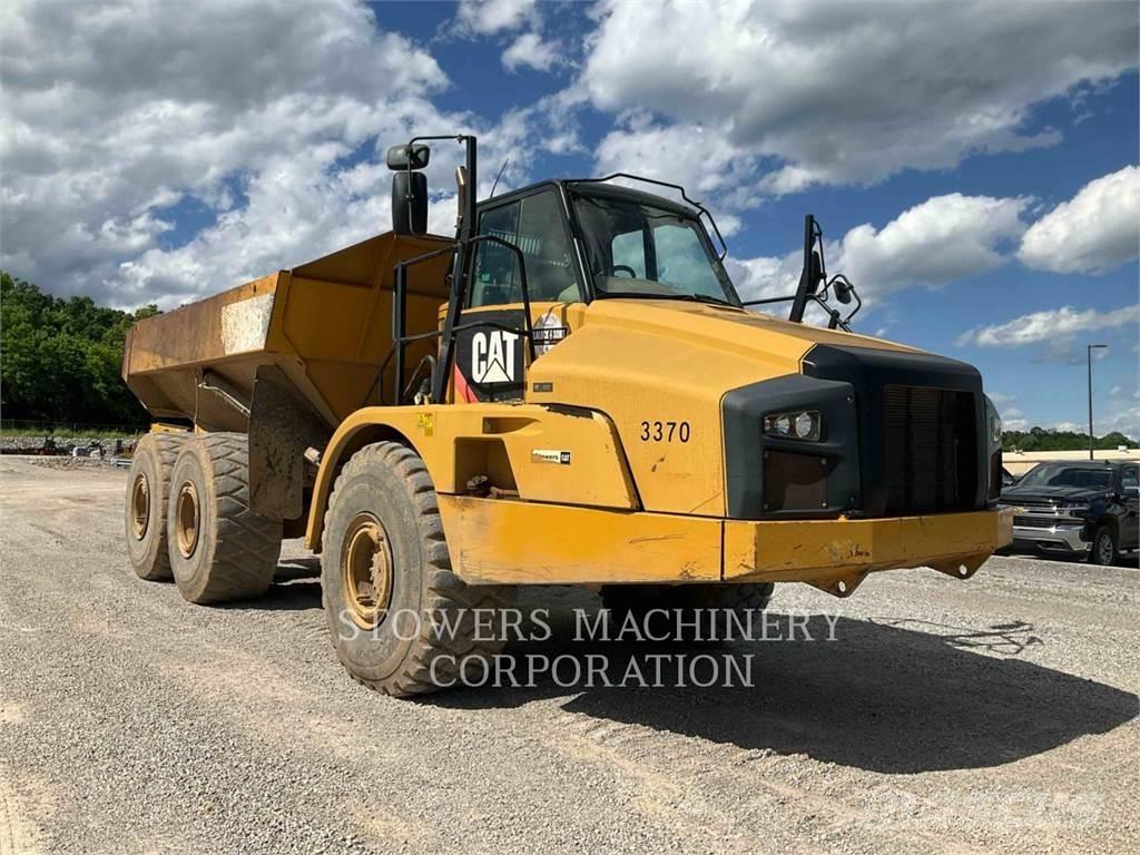 CAT 740B Terrængående lastbiler