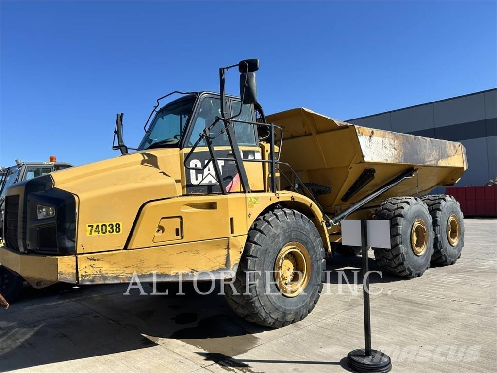 CAT 740B Terrængående lastbiler