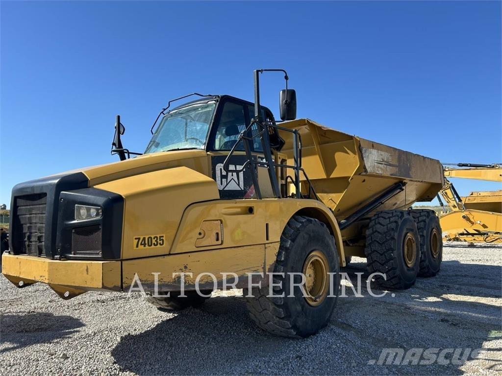 CAT 740B Terrængående lastbiler