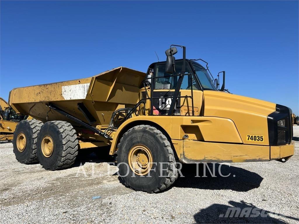 CAT 740B Terrængående lastbiler