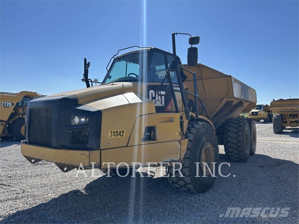 CAT 740B Terrængående lastbiler