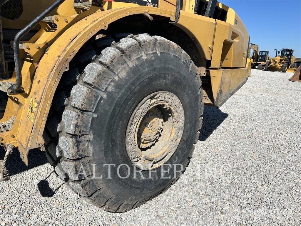 CAT 740B Terrængående lastbiler