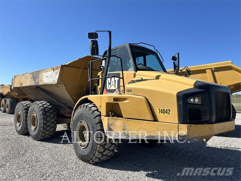 CAT 740B Terrængående lastbiler
