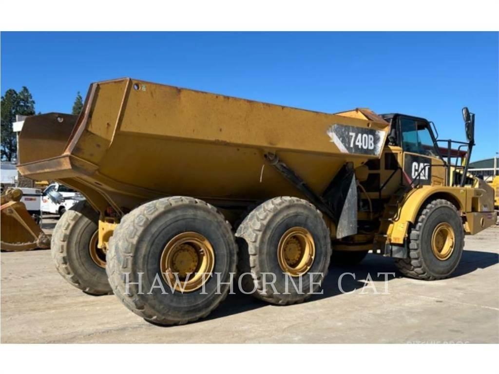 CAT 740B Terrængående lastbiler