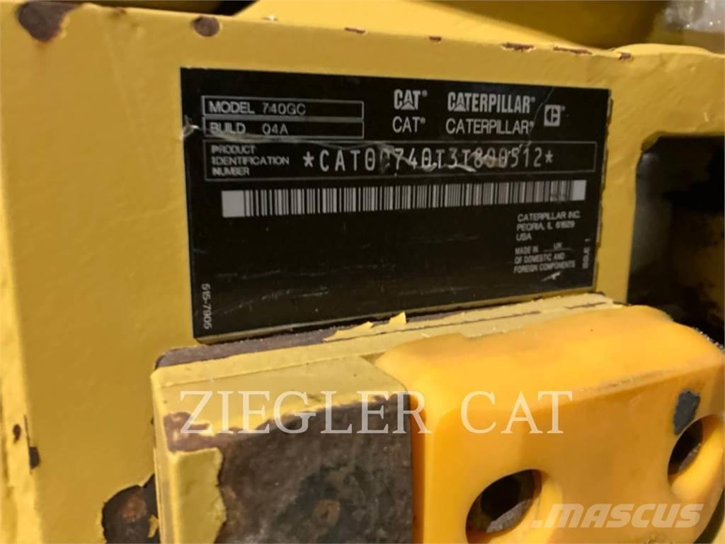 CAT 740GC Terrængående lastbiler