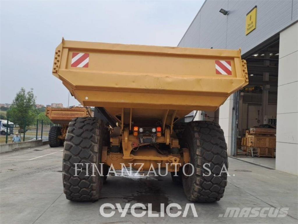 CAT 740GC Terrængående lastbiler