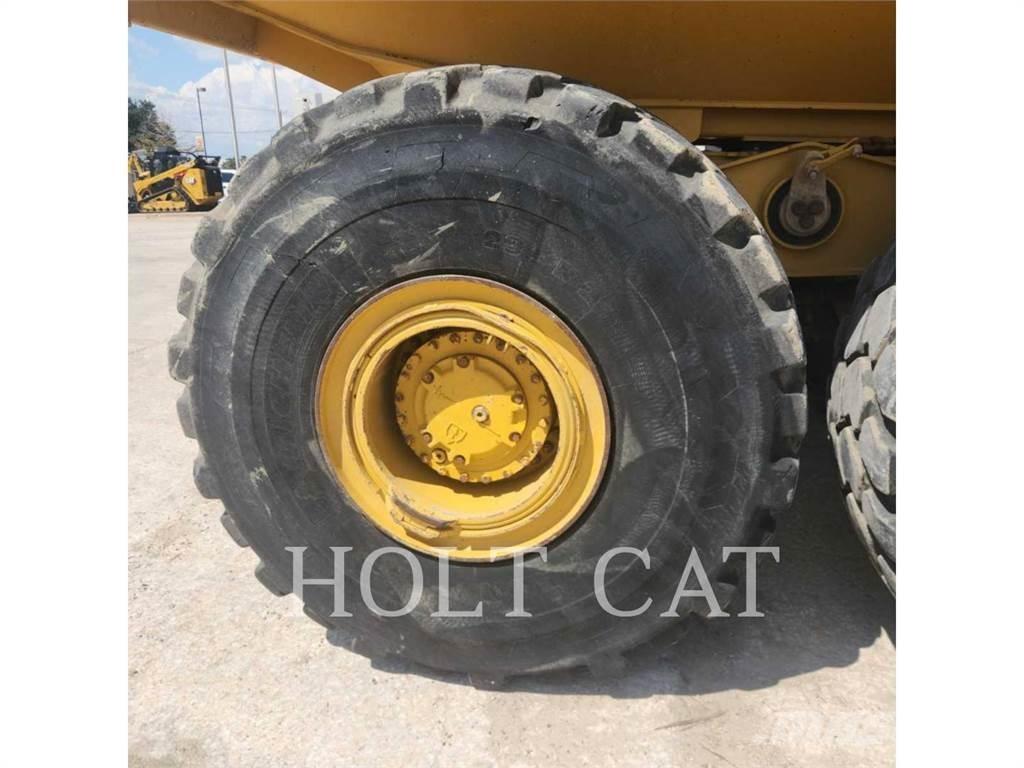 CAT 745 Terrængående lastbiler