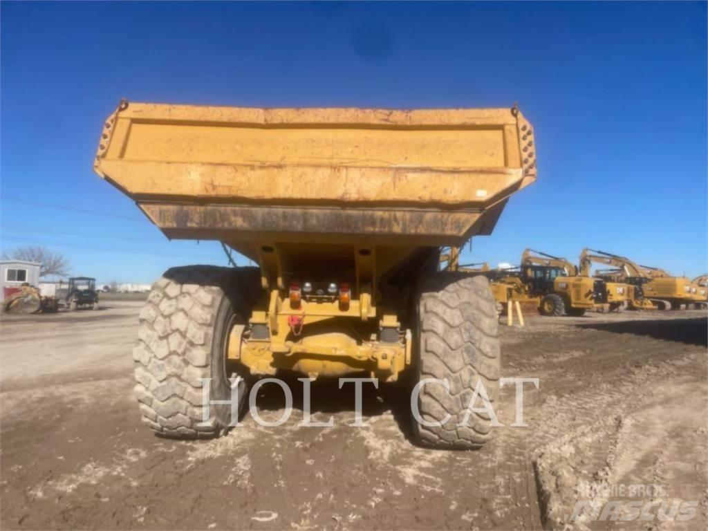 CAT 745 Terrængående lastbiler