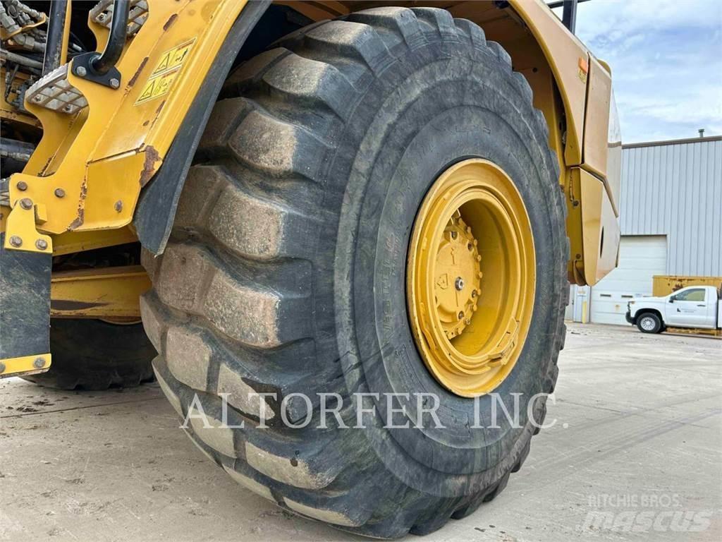 CAT 745 Terrængående lastbiler