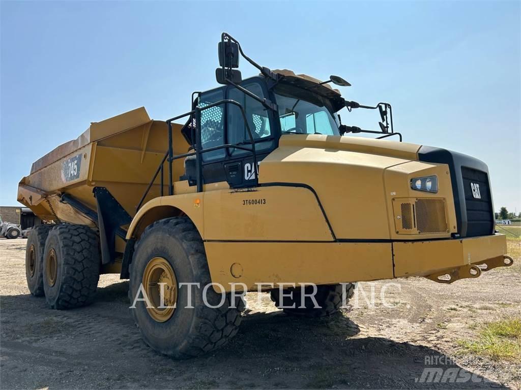 CAT 745 Terrængående lastbiler