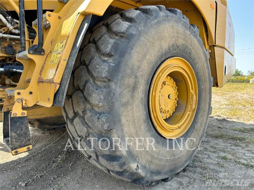 CAT 745 Terrængående lastbiler