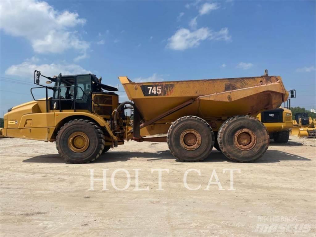 CAT 745 Terrængående lastbiler