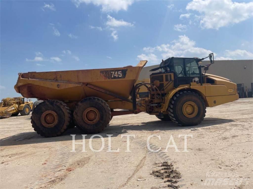 CAT 745 Terrængående lastbiler