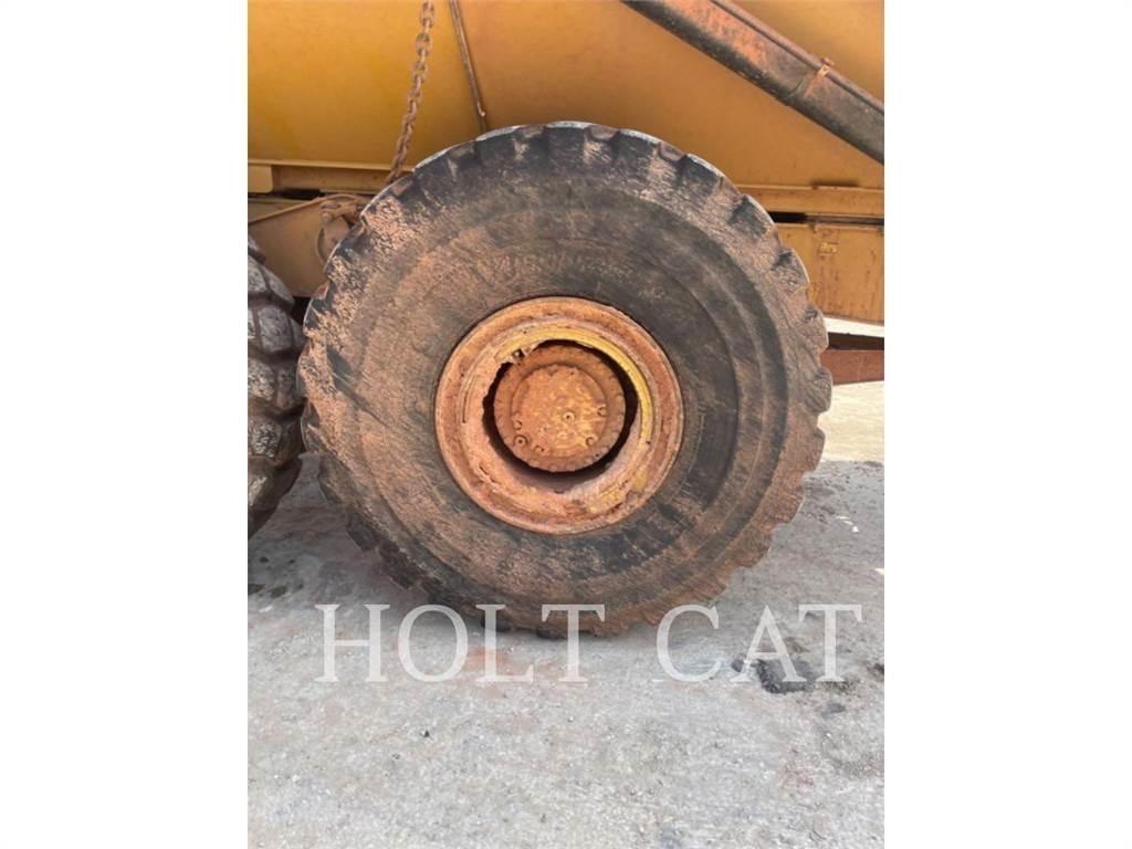 CAT 745 Terrængående lastbiler