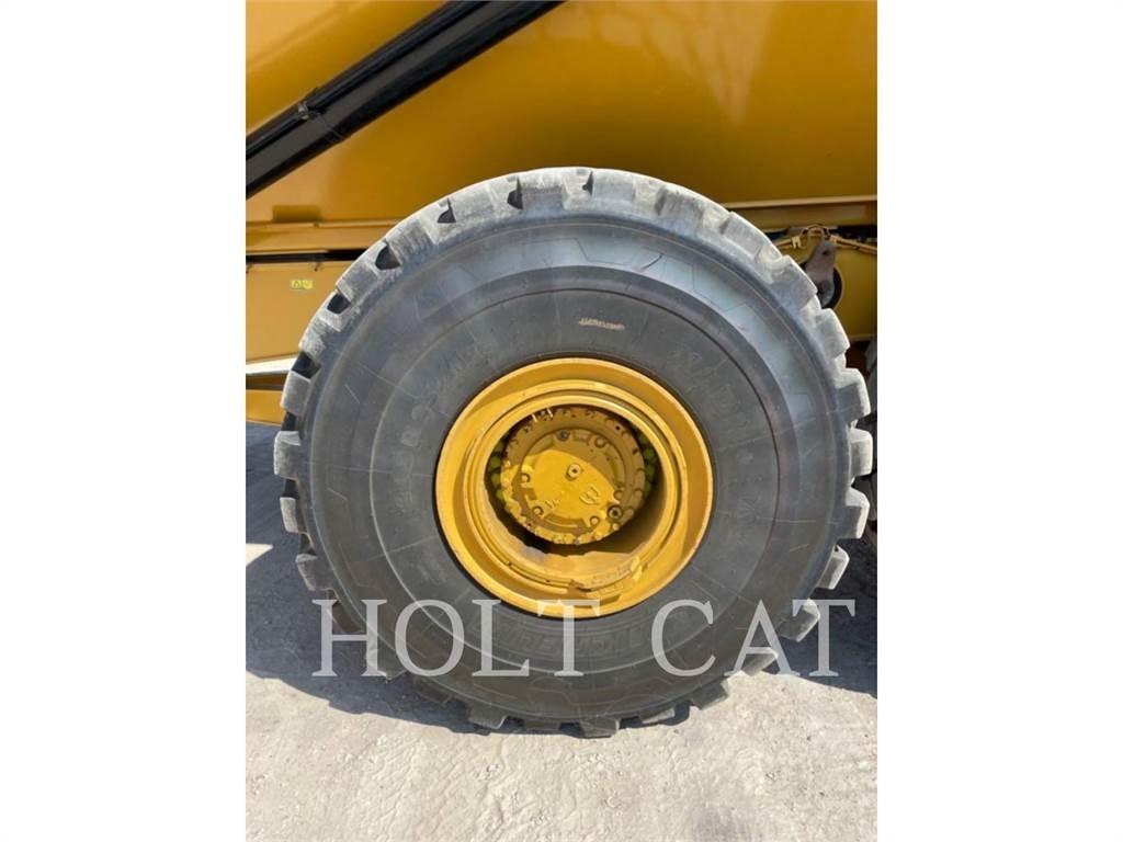 CAT 745 Terrængående lastbiler