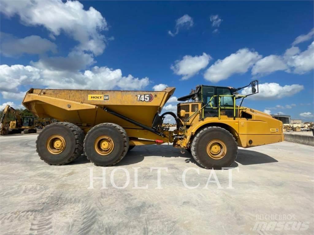 CAT 745 Terrængående lastbiler