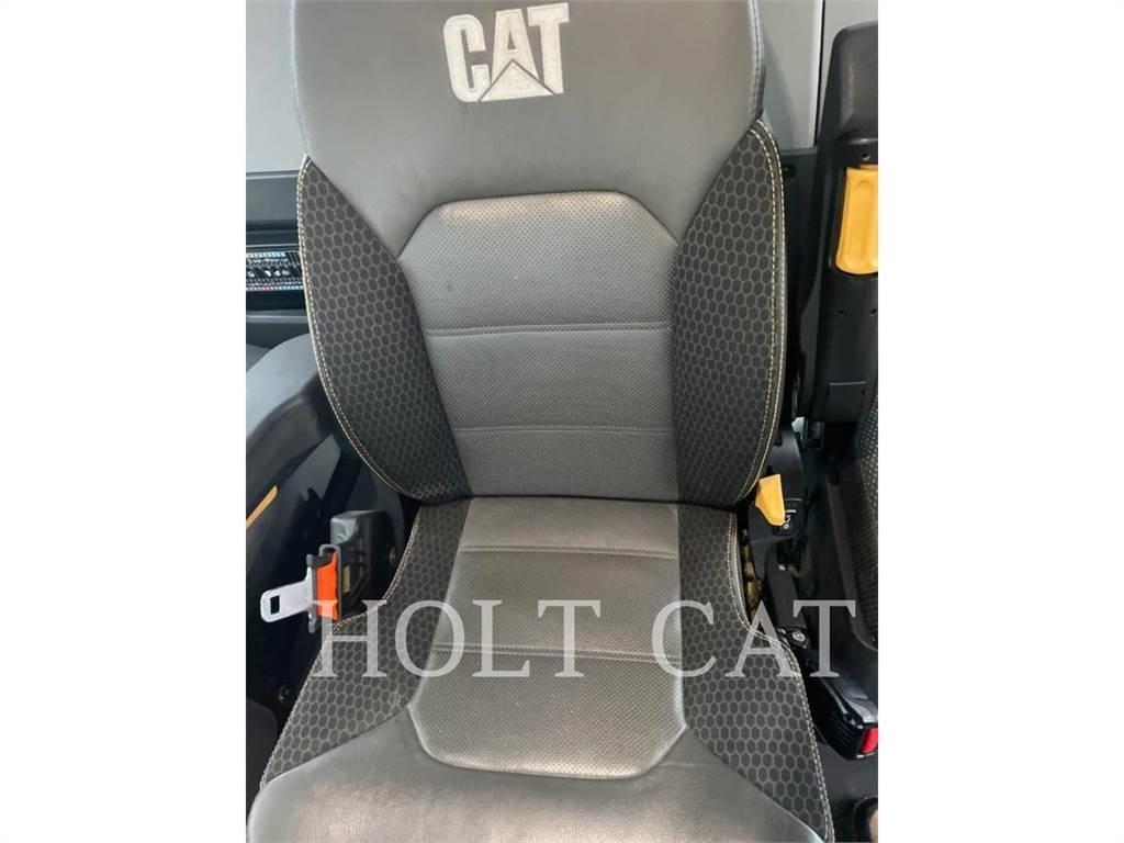 CAT 745 Terrængående lastbiler