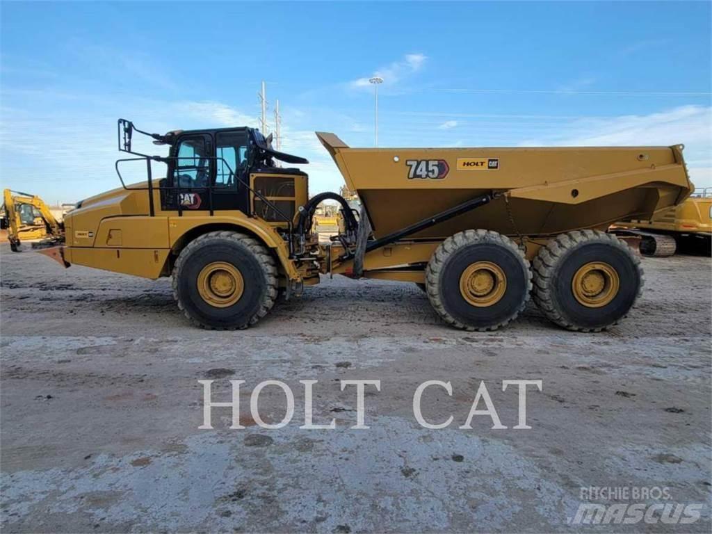 CAT 745 Terrængående lastbiler