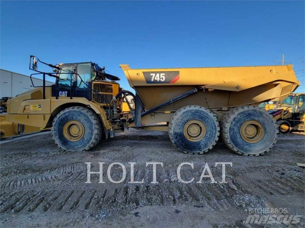 CAT 745 Terrængående lastbiler