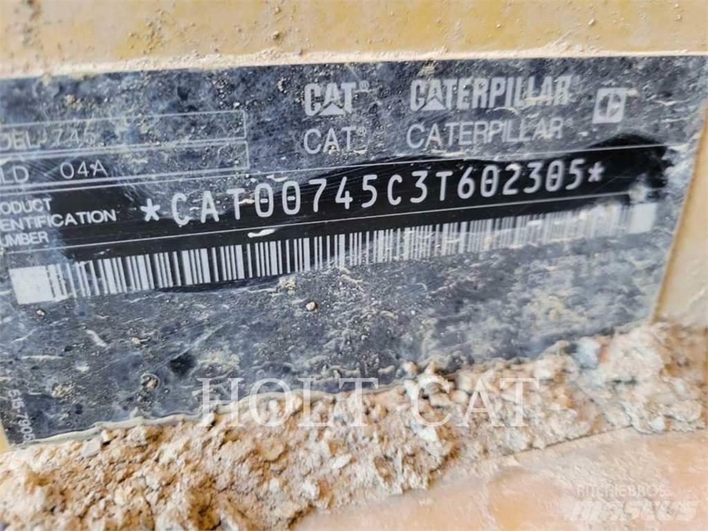 CAT 745 Terrængående lastbiler