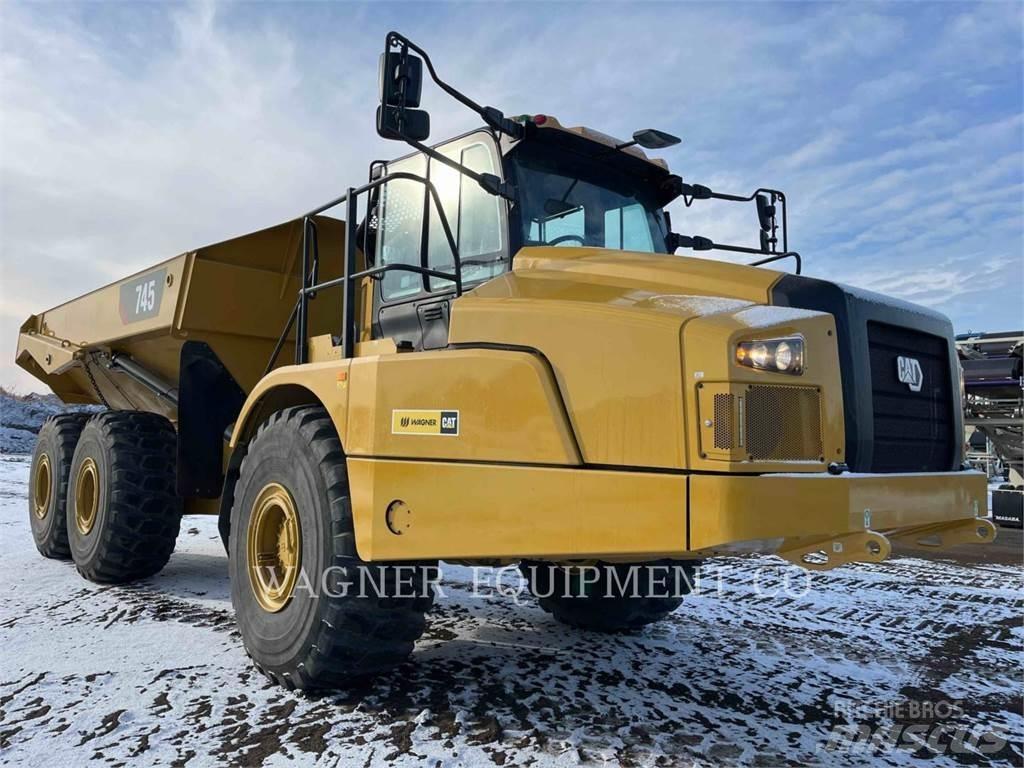 CAT 745 Terrængående lastbiler