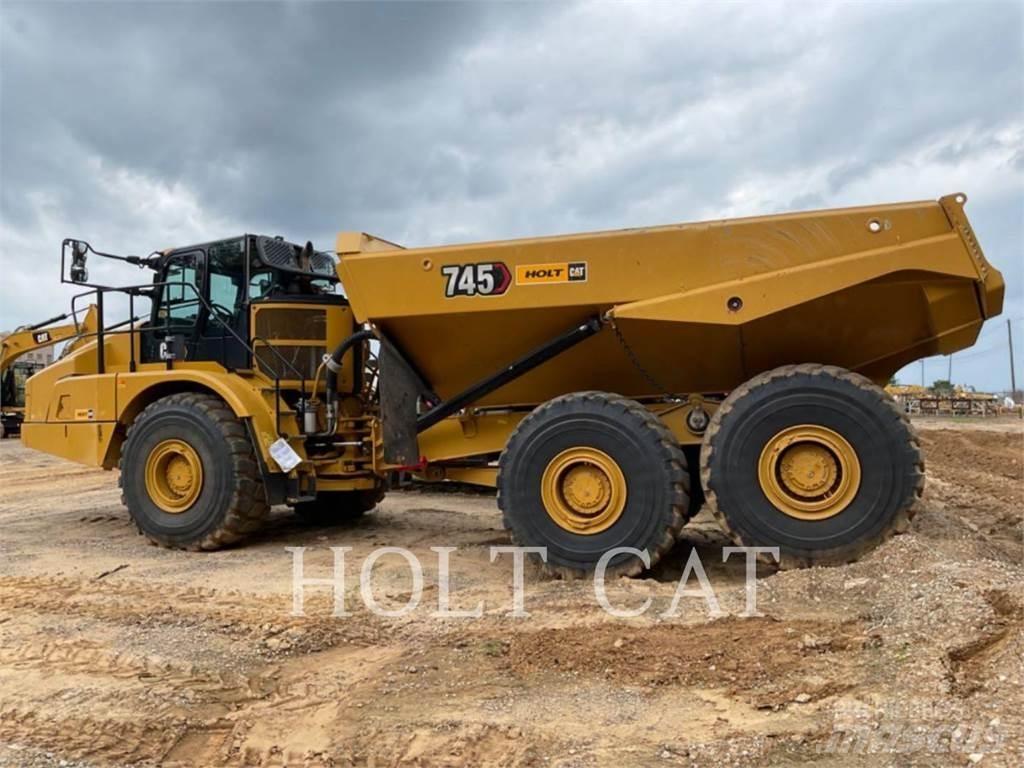 CAT 745 Terrængående lastbiler