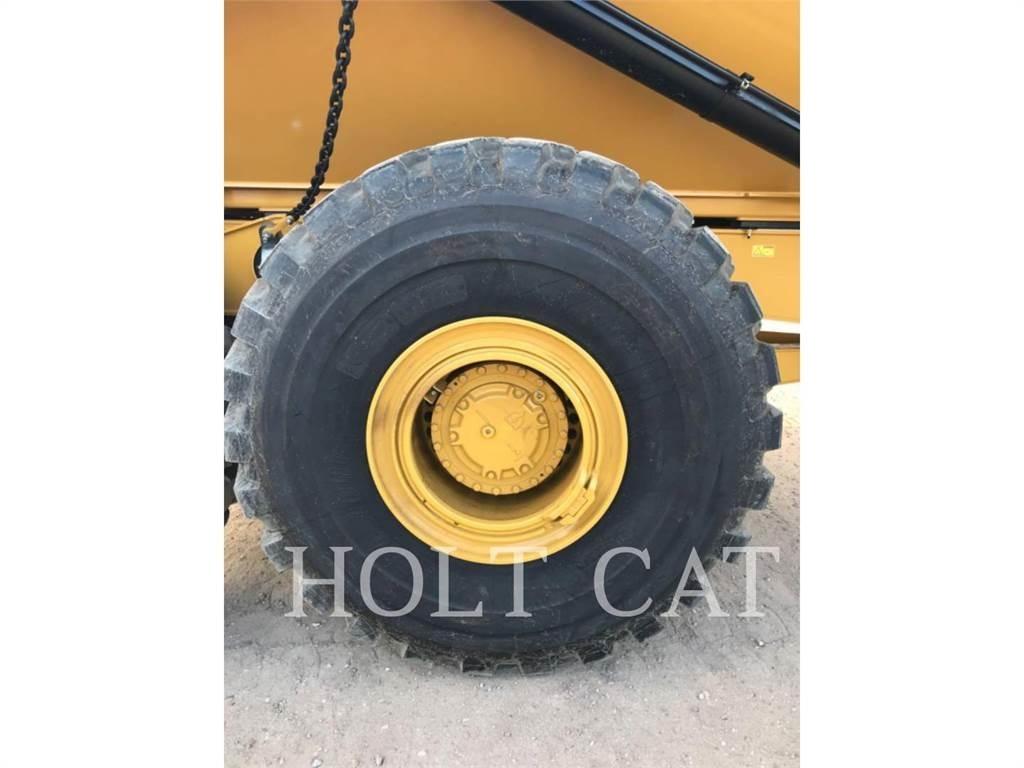 CAT 745 Terrængående lastbiler