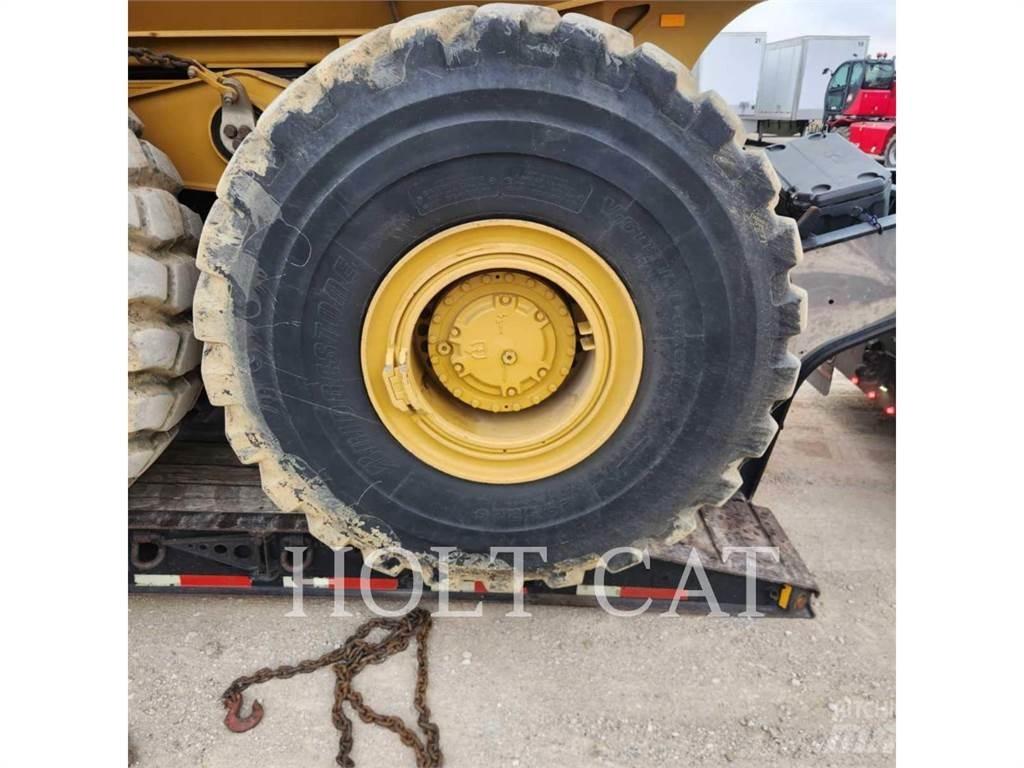 CAT 745 Terrængående lastbiler