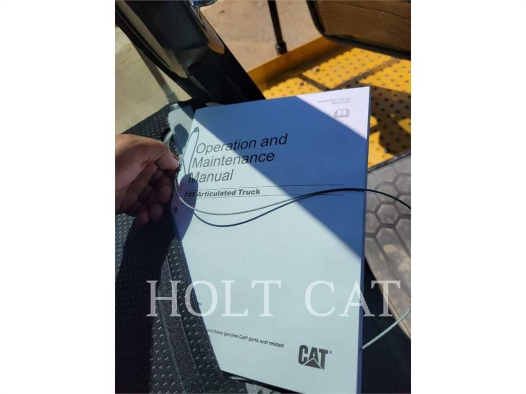 CAT 745 Terrængående lastbiler
