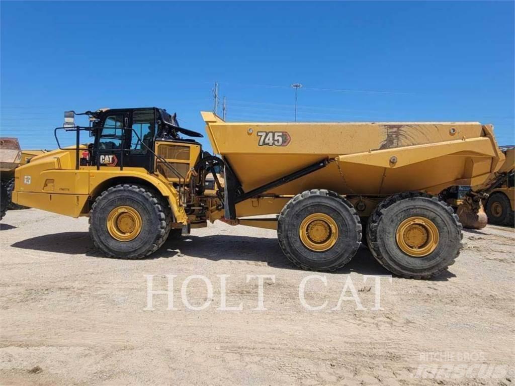 CAT 745 Terrængående lastbiler