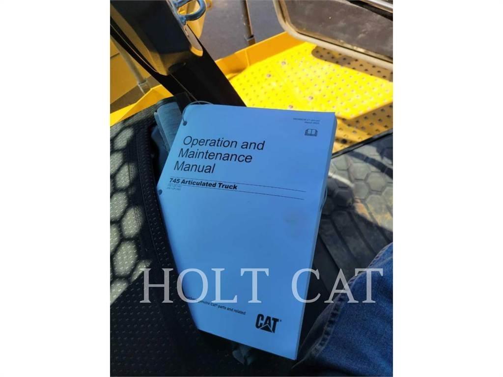 CAT 745 Terrængående lastbiler