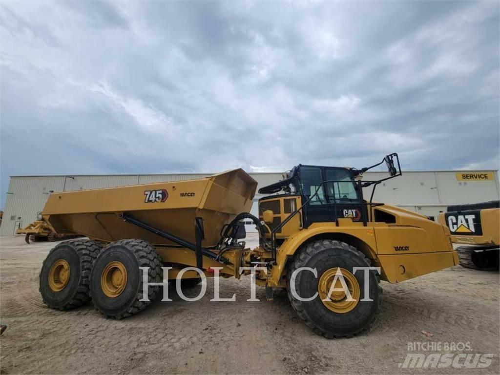 CAT 745 Terrængående lastbiler